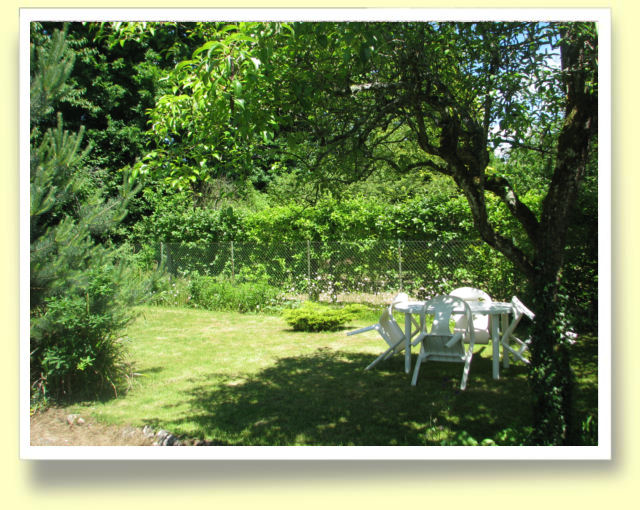 photo espace vert de la location curiste villa Clair Sjour bagnoles de l'Orne